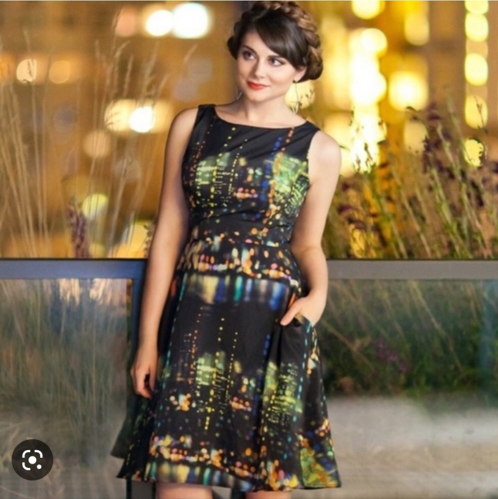 City lights dress by FERVOUR Size 2X with POCKETS